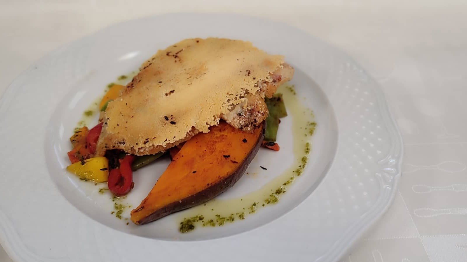 Csirkemell parmezán kéregben