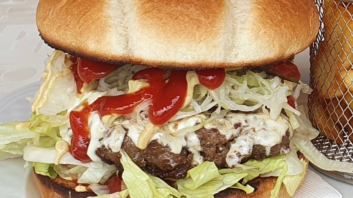 Classik Retro-burger+sültburgonya