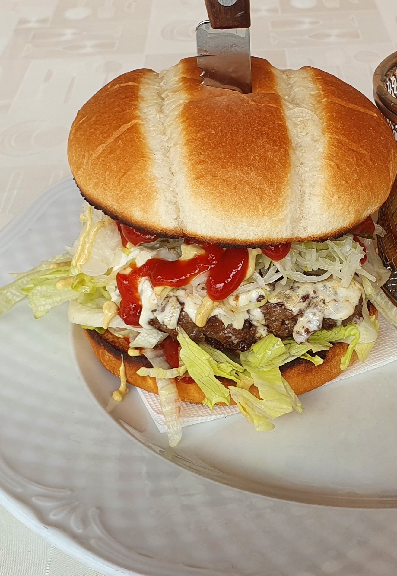 Velence-Burger+sült burgonya