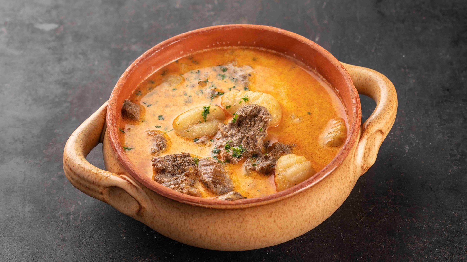 Tárkonyos vadmalac leves burgonya gombóccal